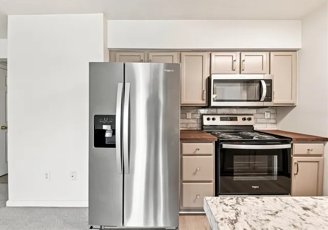 Photo 3 of Townhouse for sale at 204 Stoneridge Blvd, Twp Of But Nw, PA 16001 | MLS# 1772926 | Listing updated on 2026-09-13