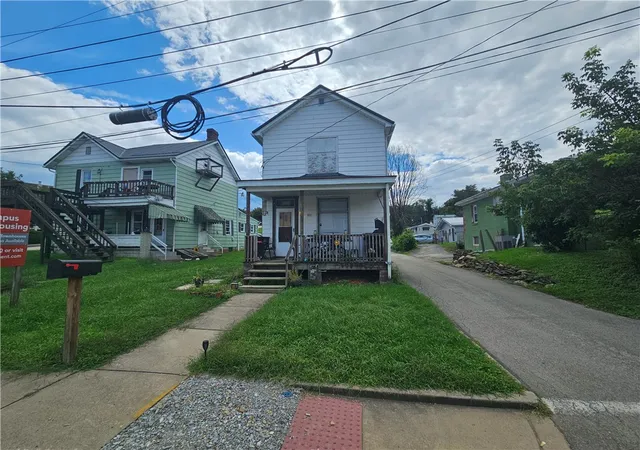 Photo 2 of Single family home for sale at 517 4th Street, California, PA 15419 | MLS# 1772943 | Listing updated on 2026-09-03