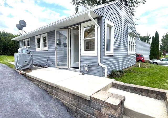 Photo 2 of Single family home for sale at 1117 Maine Ave, Hopewell Twp, PA 15001 | MLS# 1772790 | Listing updated on 2026-09-04