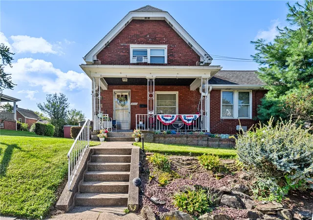 Single family home for sale at 3000 Vernon Ave, Brentwood, PA 15227 | MLS# 1772705