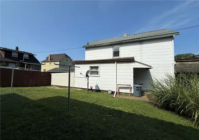 Photo 3 of Single family home for sale at 114 15th Street, Vandergrift, PA 15690 | MLS# 1772955 | Listing updated on 2026-09-08