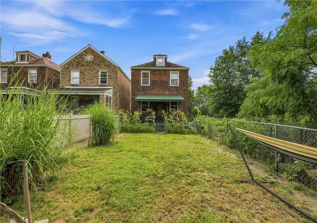 Photo 2 of Single family home for sale at 1312 Malden St, Marshall Shadeland, PA 15212 | MLS# 1772916 | Listing updated on 2026-09-13