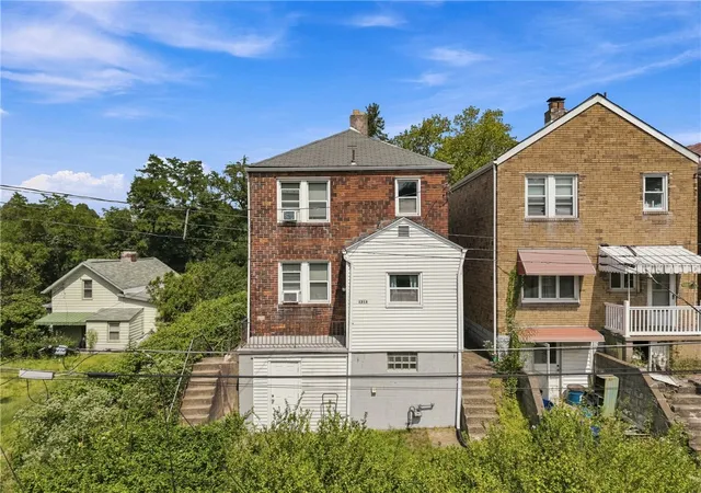 Photo 3 of Single family home for sale at 1312 Malden St, Marshall Shadeland, PA 15212 | MLS# 1772916 | Listing updated on 2026-09-13