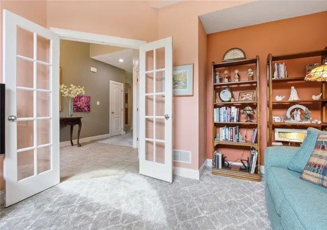 Photo 2 of Single family home for sale at 150 Green Cmns Dr, Scott Twp, PA 15243 | MLS# 1772026 | Listing updated on 2026-09-05