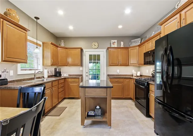 Photo 3 of Single family home for sale at 150 Green Cmns Dr, Scott Twp, PA 15243 | MLS# 1772026 | Listing updated on 2026-09-05