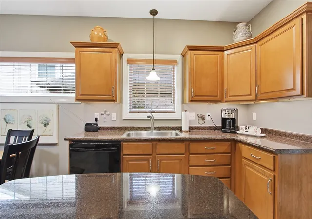 Photo 4 of Single family home for sale at 150 Green Cmns Dr, Scott Twp, PA 15243 | MLS# 1772026 | Listing updated on 2026-09-05