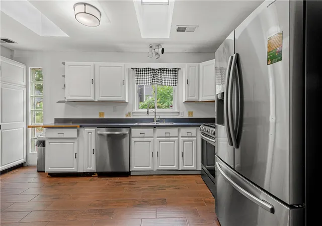 Photo 2 of Single family home for sale at 530 Spruce Run Rd, Avalon, PA 15202 | MLS# 1772757 | Listing updated on 2026-10-04