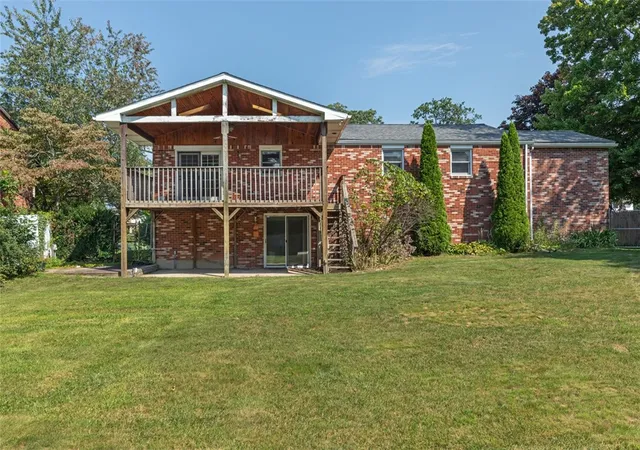 Photo 3 of Single family home for sale at 502 Saint Thomas Dr, Hempfield Twp, PA 15601 | MLS# 1772727 | Listing updated on 2026-09-27