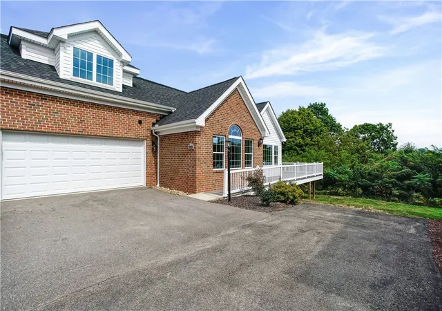 Photo 1 of Condo for sale at 1558 Nw Parkwood Pointe Dr, Moon/crescent Twp, PA 15046 | MLS# 1772746 | Listing updated on 2026-10-17