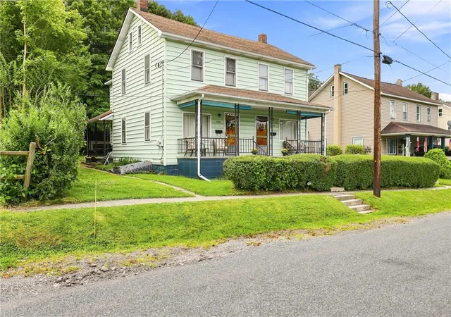 Photo 1 of Single family home for sale at 1220 Main St, Windber, PA 15963 | MLS# 1772702 | Listing updated on 2026-09-04