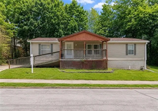 Photo 1 of Single family home for sale at 325 N Chestnut St, City Of But Nw, PA 16001 | MLS# 1773010 | Listing updated on 2026-09-08