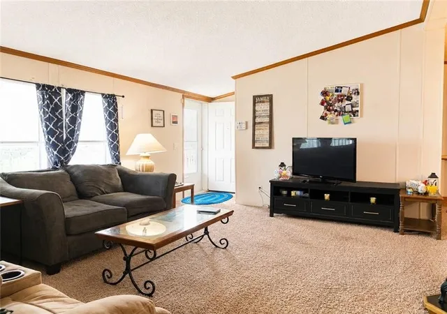 Photo 3 of Single family home for sale at 325 N Chestnut St, City Of But Nw, PA 16001 | MLS# 1773010 | Listing updated on 2026-09-29