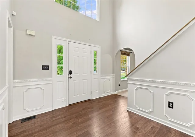Photo 4 of Single family home for sale at 1512 Laurel Ridge Dr, Moon/crescent Twp, PA 15046 | MLS# 1772975 | Listing updated on 2026-10-17