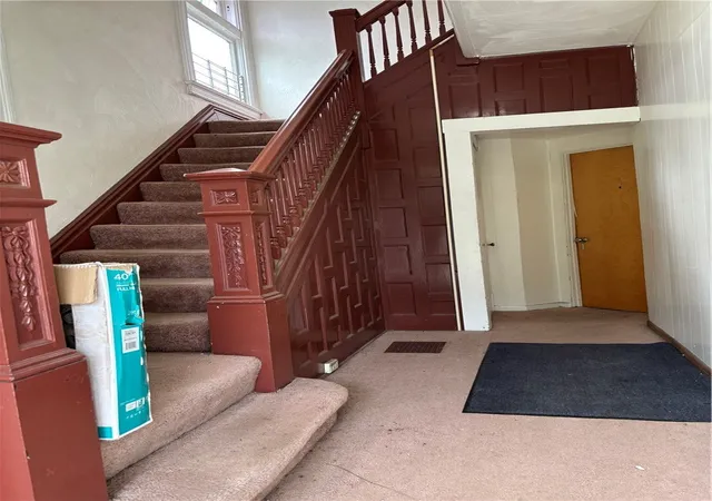 Photo 3 of House for sale at 2442 Pioneer Ave, Brookline, PA 15226 | MLS# 1773012 | Listing updated on 2026-09-29