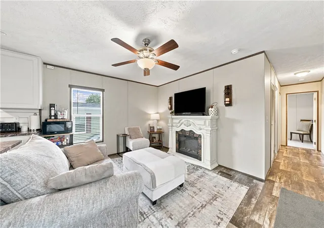 Photo 3 of Manufactured home for sale at 163 West Dr, Oakdale, PA 15071 | MLS# 1772487 | Listing updated on 2026-09-14