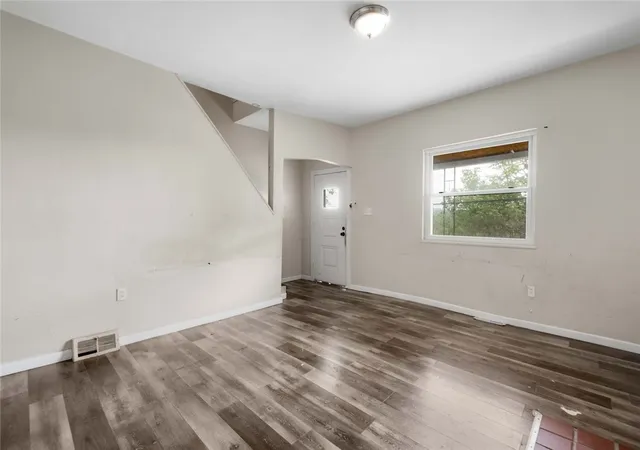 Photo 3 of Single family home for sale at 429 Alexander St, Mc Kees Rocks, PA 15136 | MLS# 1772838 | Listing updated on 2026-09-04