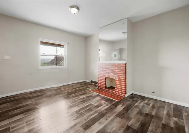 Photo 4 of Single family home for sale at 429 Alexander St, Mc Kees Rocks, PA 15136 | MLS# 1772838 | Listing updated on 2026-09-22