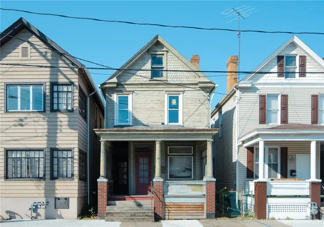 Photo 1 of Single family home for sale at 221 Mckean Ave, Charleroi Boro, PA 15022 | MLS# 1772879 | Listing updated on 2026-09-16