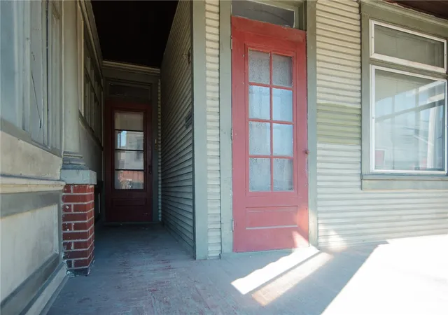Photo 3 of Single family home for sale at 221 Mckean Ave, Charleroi Boro, PA 15022 | MLS# 1772879 | Listing updated on 2026-09-16