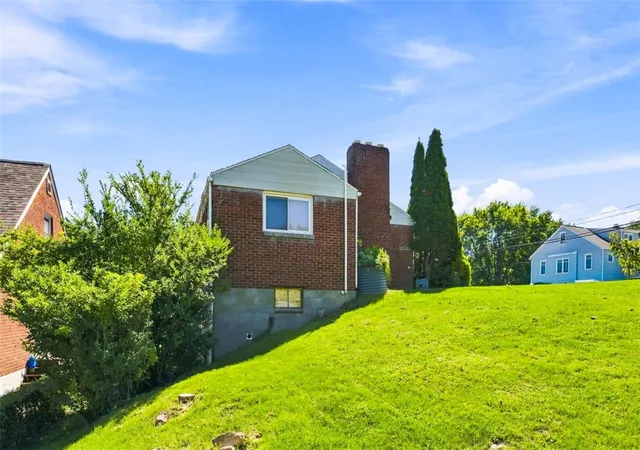 Photo 3 of Single family home for sale at 5835 Keystone Dr, Bethel Park, PA 15102 | MLS# 1772218 | Listing updated on 2026-09-29