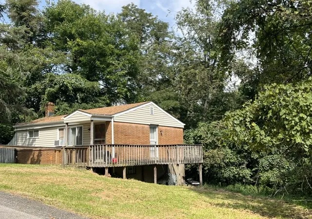 Photo 3 of Single family home for sale at 42 Grace St, Stowe Twp, PA 15136 | MLS# 1772806 | Listing updated on 2026-09-04