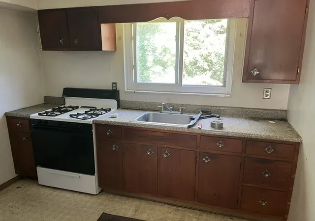 Photo 3 of Single family home for sale at 42 Grace St, Stowe Twp, PA 15136 | MLS# 1772806 | Listing updated on 2026-09-04