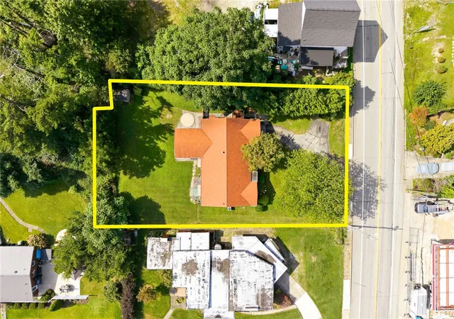 Photo 4 of Single family home for sale at 441 Morgantown St, Uniontown, PA 15401 | MLS# 1772782 | Listing updated on 2026-09-28