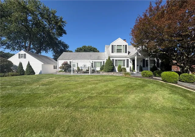 Photo 4 of Single family home for sale at 217 Pennsylvania Ave, Zelienople Boro, PA 16063 | MLS# 1772818 | Listing updated on 2026-09-08