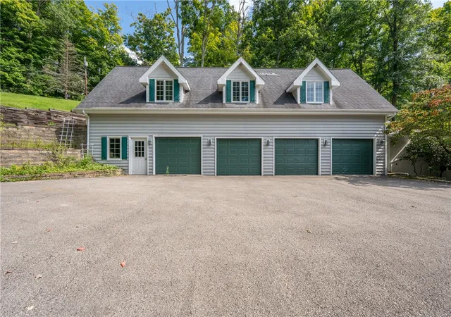 Photo 3 of Single family home for sale at 117 Tall Timber Dr, Ligonier Twp, PA 15658 | MLS# 1772462 | Listing updated on 2026-10-06