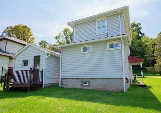 Photo 3 of Single family home for sale at 220 2nd Street, Salem Twp, PA 15684 | MLS# 1773019 | Listing updated on 2026-09-28