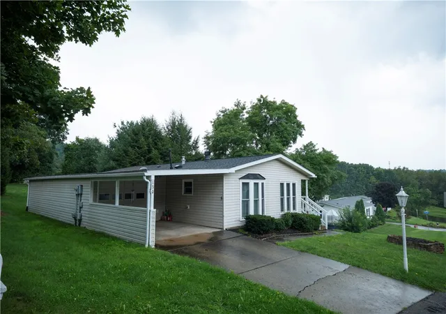 Photo 3 of Sale Pending at 130 Rock Lake Dr, Jackson Twp, PA 16063 | MLS# 1773040 | Listing updated on 2026-09-12