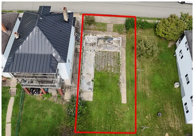 Photo 2 of Land for sale at 416 Blaine Ave, Canonsburg, PA 15317 | MLS# 1773053 | Listing updated on 2026-09-04