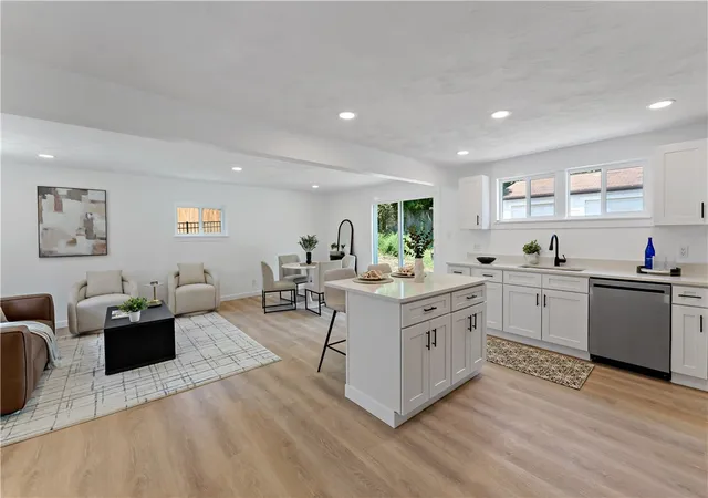 Photo 3 of Single family home for sale at 3033 Fairway Dr, New Kensington, PA 15068 | MLS# 1773046 | Listing updated on 2026-10-22