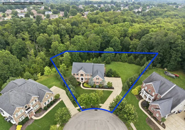 Photo 2 of Single family home for sale at 400 Hidden Meadow Dr, Cranberry Twp, PA 16066 | MLS# 1773065 | Listing updated on 2026-09-07