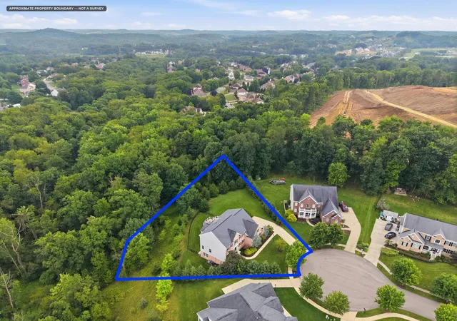 Photo 4 of Single family home for sale at 400 Hidden Meadow Dr, Cranberry Twp, PA 16066 | MLS# 1773065 | Listing updated on 2026-09-07