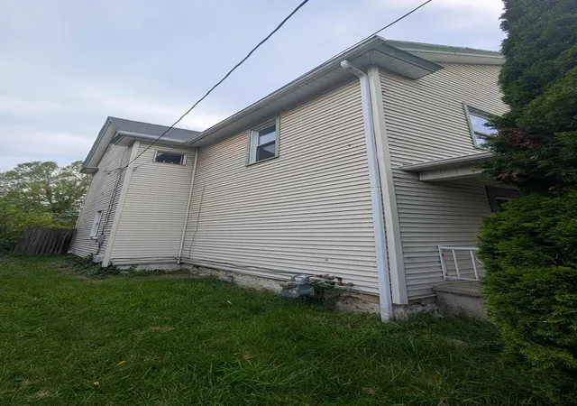 Photo 2 of Single family home for sale at 1104 Agnew St, New Castle, PA 16101 | MLS# 1773069 | Listing updated on 2026-09-05