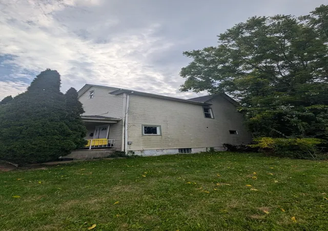 Photo 2 of Single family home for sale at 1104 Agnew St, New Castle, PA 16101 | MLS# 1773069 | Listing updated on 2026-09-05