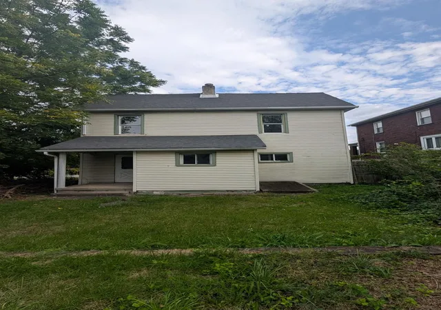 Photo 3 of Single family home for sale at 1104 Agnew St, New Castle, PA 16101 | MLS# 1773069 | Listing updated on 2026-09-05