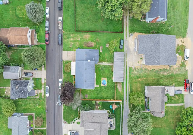 Photo 40 of Sale Pending at 929 Speyer Ave, Monaca, PA 15061 | MLS# 1772771 | Listing updated on 2026-09-10