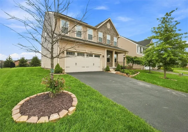 Photo 2 of Single family home for sale at 3002 Highpoint Dr, South Fayette, PA 15057 | MLS# 1772968 | Listing updated on 2026-09-12