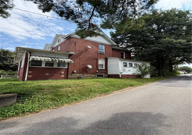 Photo 3 of House for sale at 312 N St Clair St, Ligonier Boro, PA 15658 | MLS# 1773077 | Listing updated on 2026-09-04