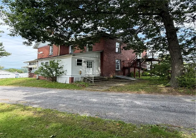 Photo 4 of House for sale at 312 N St Clair St, Ligonier Boro, PA 15658 | MLS# 1773077 | Listing updated on 2026-09-04