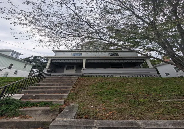 Photo 1 of Single family home for sale at 517 E Moody Ave, New Castle, PA 16105 | MLS# 1773079 | Listing updated on 2026-09-05