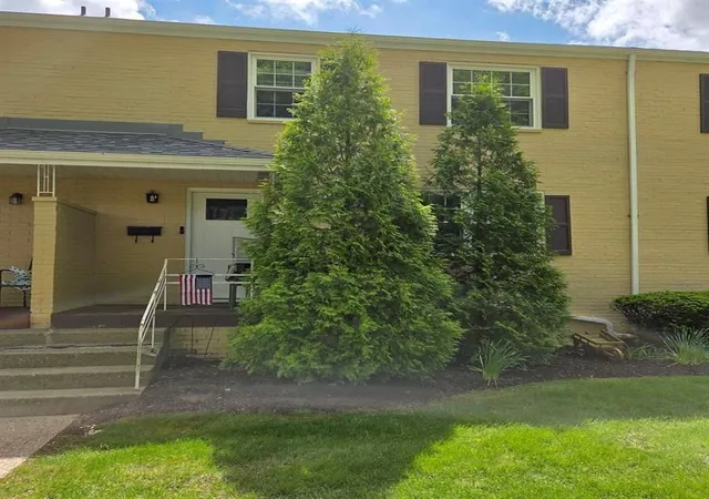Photo 1 of Condo for sale at 102 Raleigh Ct, Ross Twp, PA 15237 | MLS# 1773083 | Listing updated on 2026-09-12