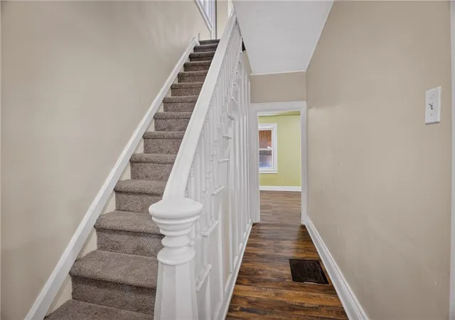Photo 4 of Single family home for sale at 522 Cubbage St, Carnegie, PA 15106 | MLS# 1773057 | Listing updated on 2026-09-10