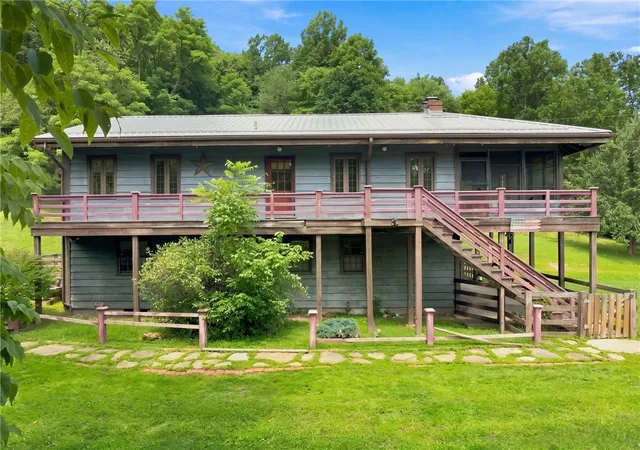 Photo 2 of Single family home for sale at 264 Stewart Run Rd, Waynsbrg/frankln Twp, PA 15370 | MLS# 1773089 | Listing updated on 2026-09-04