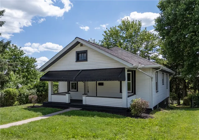 Photo 1 of Single family home for sale at 825 Donnan Ave, City Of Washington, PA 15301 | MLS# 1773091 | Listing updated on 2026-09-04