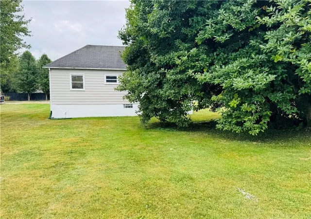 Photo 3 of Single family home for sale at 385 Hallam Ave, Chartiers, PA 15347 | MLS# 1773104 | Listing updated on 2026-09-04