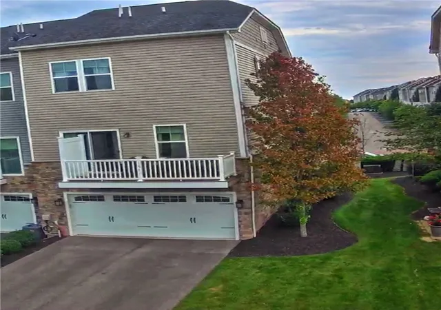 Photo 2 of Townhouse for sale at 157 Bucktail Dr, Cranberry Twp, PA 16066 | MLS# 1773105 | Listing updated on 2026-09-14