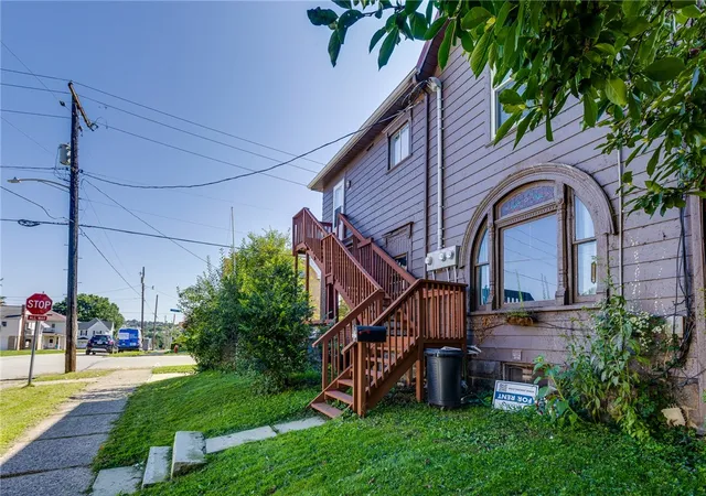 Photo 3 of Multi family home for sale at 600 Green St, Southwest Greensburg Boro, PA 15601 | MLS# 1772736 | Listing updated on 2026-09-08